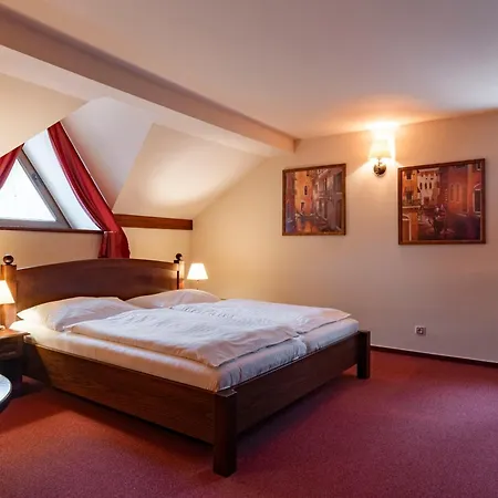 Hotel Green Gondola Plzen Exterior photo