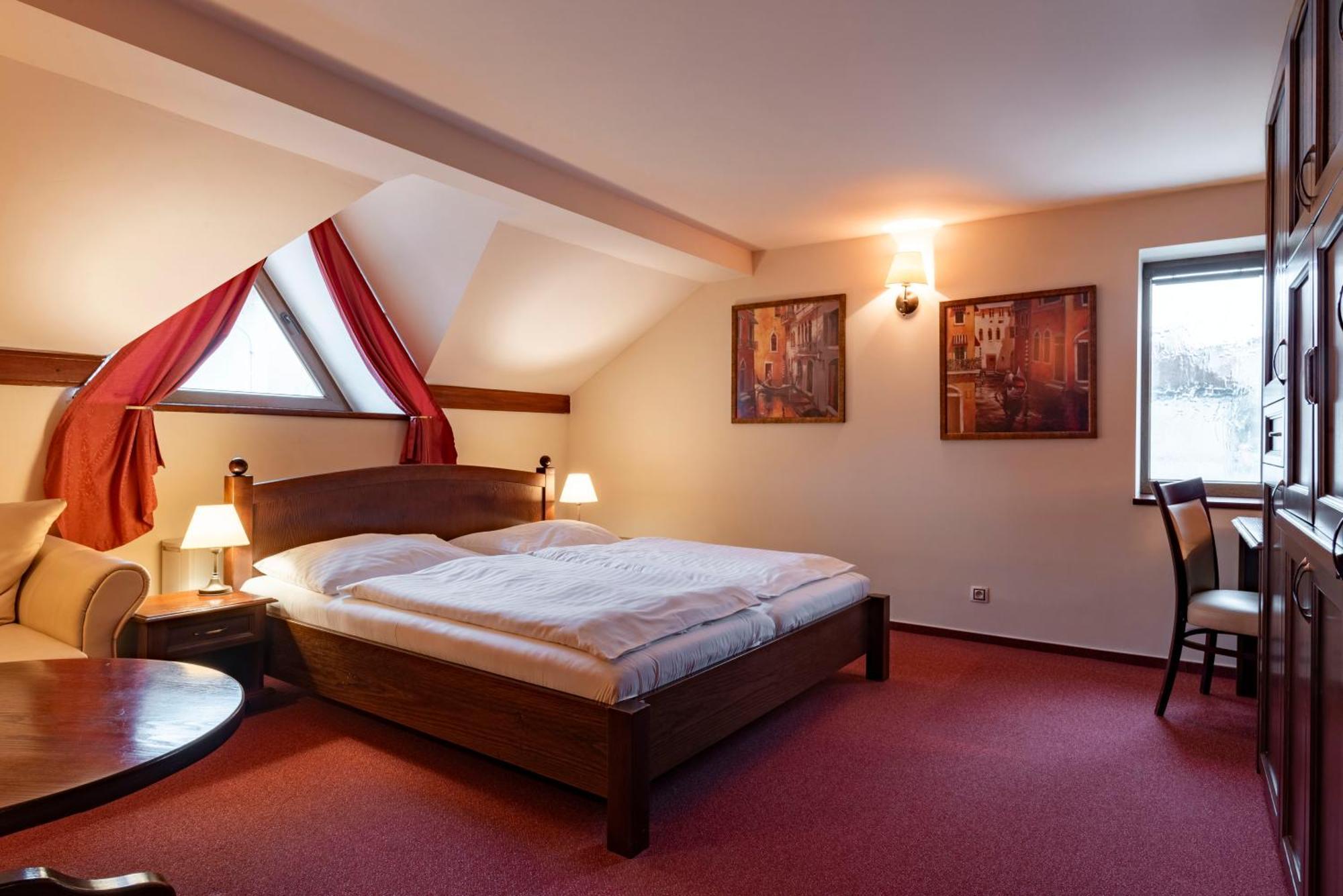 Hotel Gondola 4*